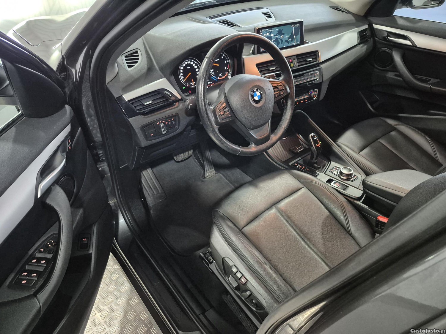 BMW X1 16 d sDrive Auto — fotografia 4