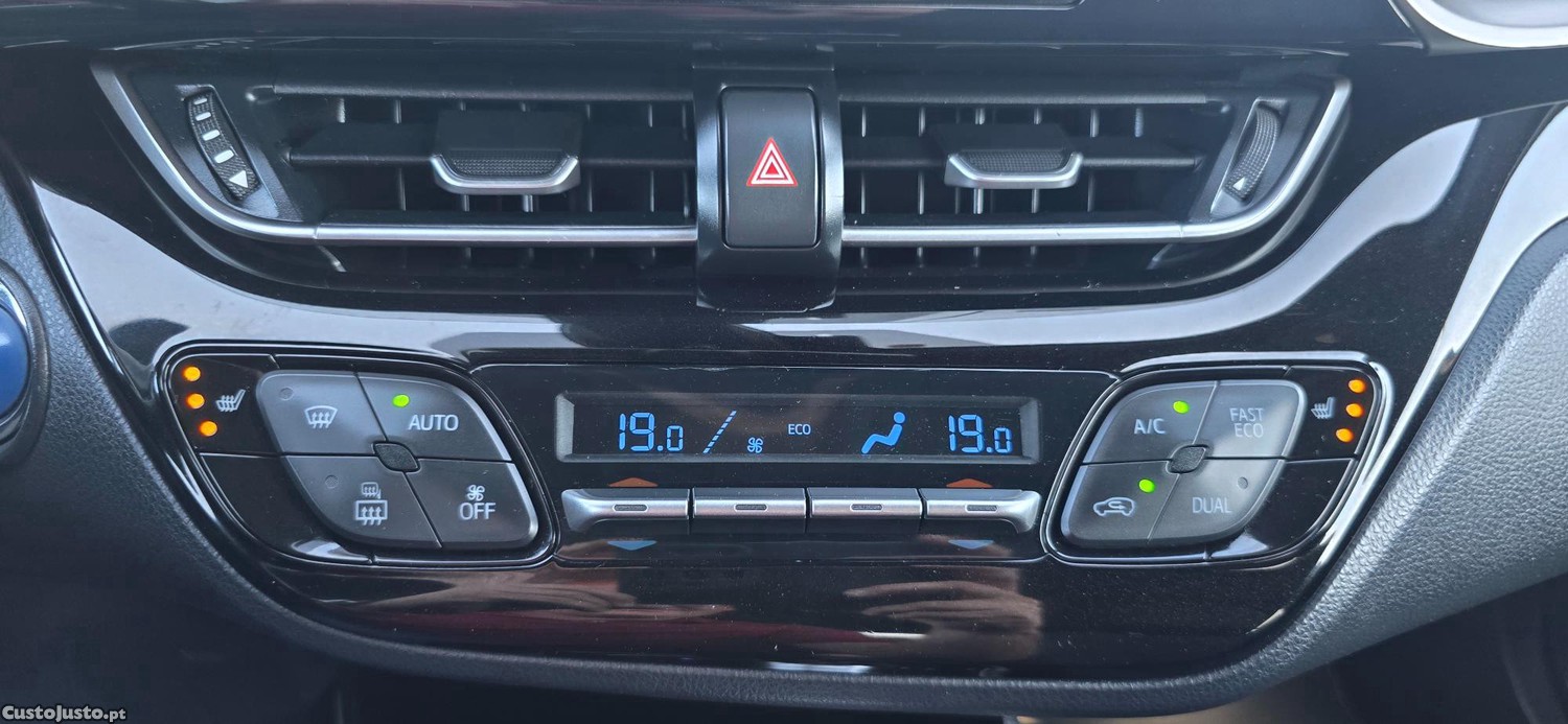 Toyota C-HR 1.8 Hybrid Square Collection — fotografia 4