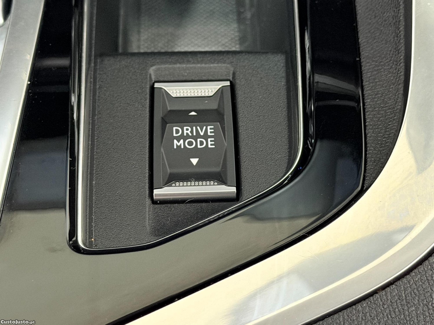 Peugeot 3008 1.6 HIBRIDO PLUG-IN ALLURE E-EAT8 225 CV - NACIONAL — fotografia 11