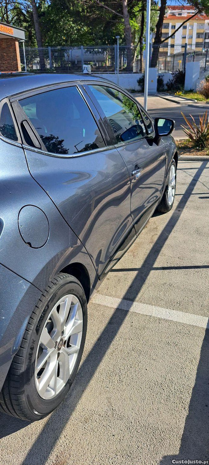 Renault Clio Limited — fotografia 3