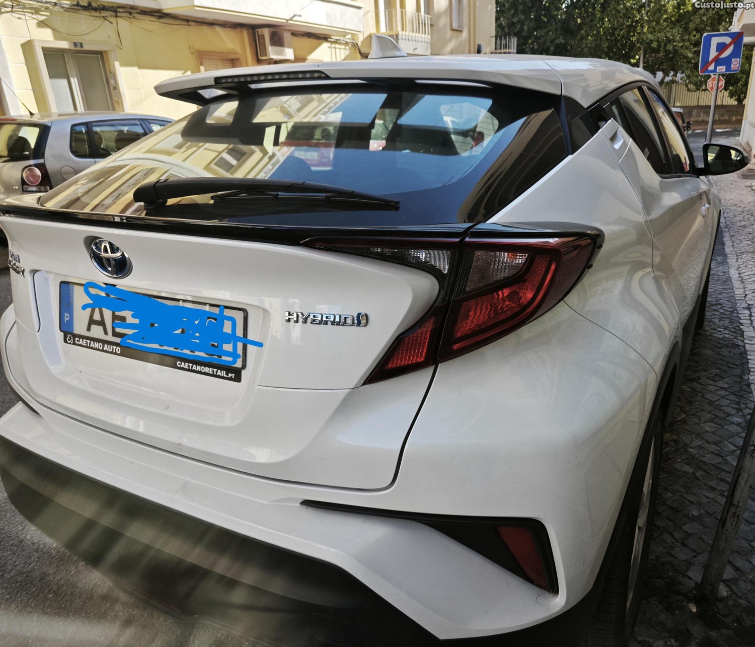 Toyota C-HR 1.8 Hibrid Comfort — fotografia 2