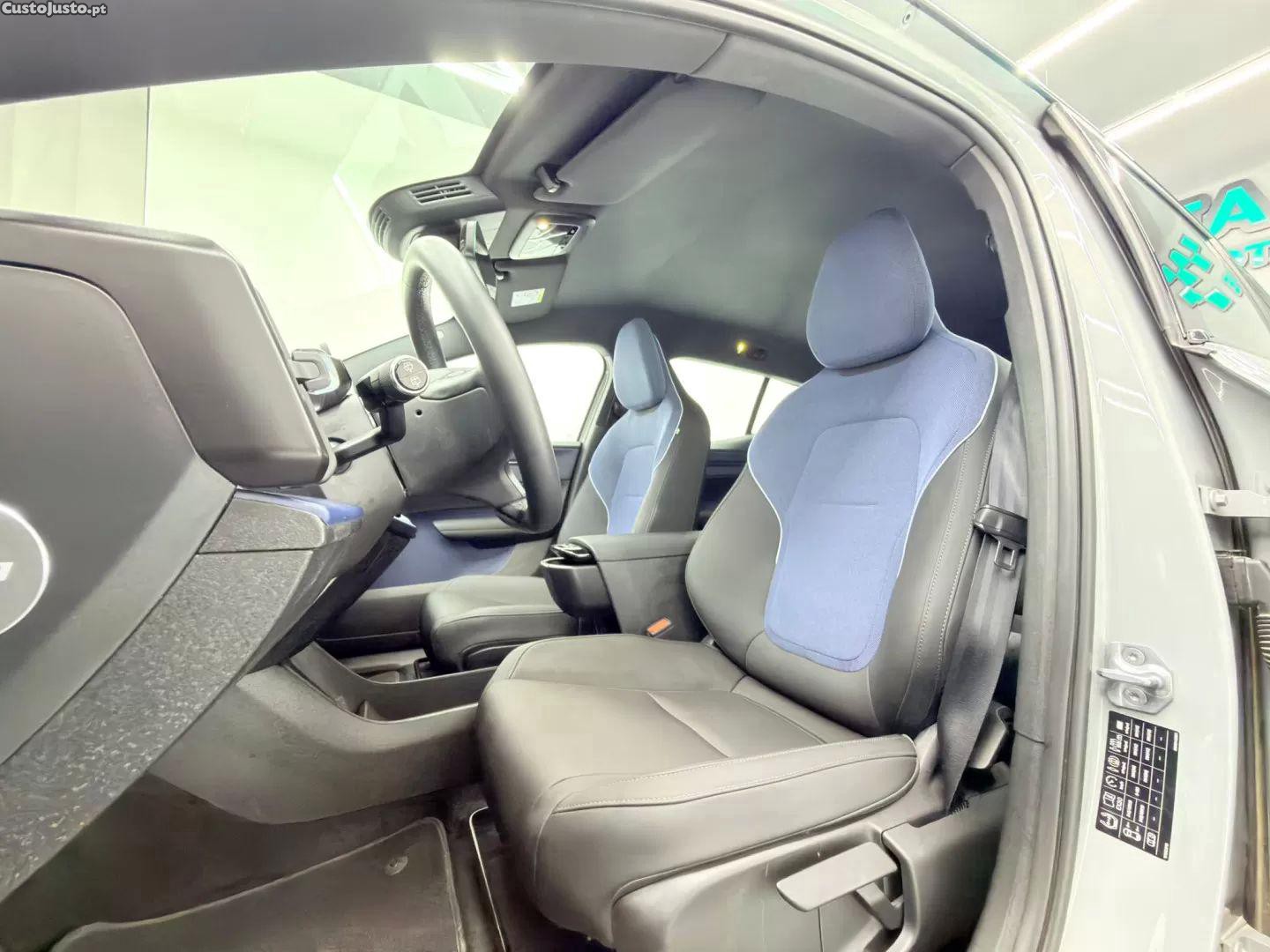 Volvo EX 30 Single motor extended range rwd ultra — fotografia 3