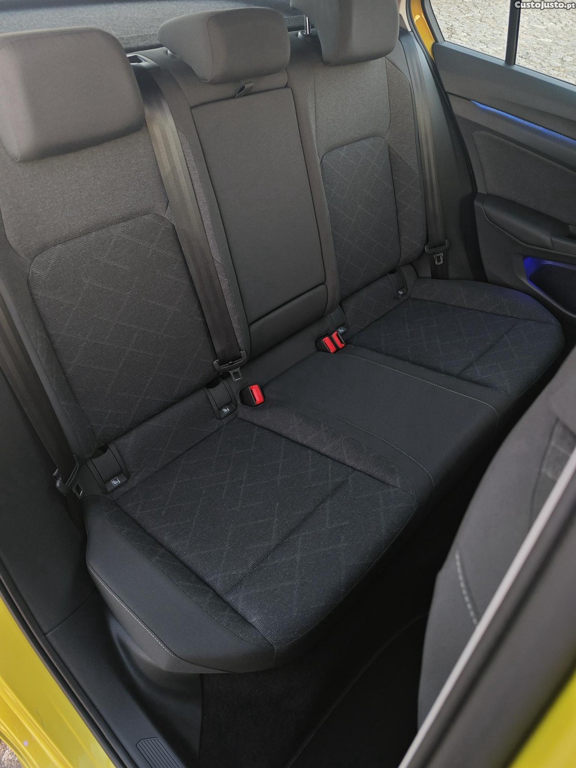 Volkswagen Golf VIII TSI LIFE — fotografia 3