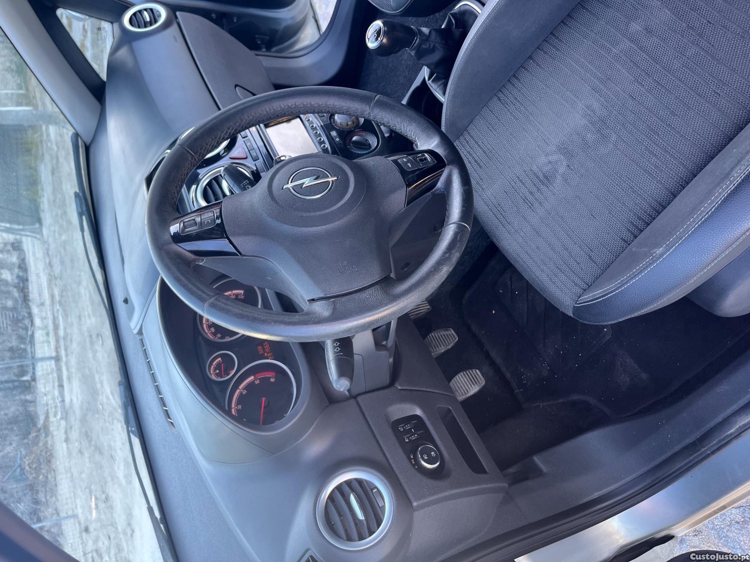 Opel Corsa ECO Flex — fotografia 9