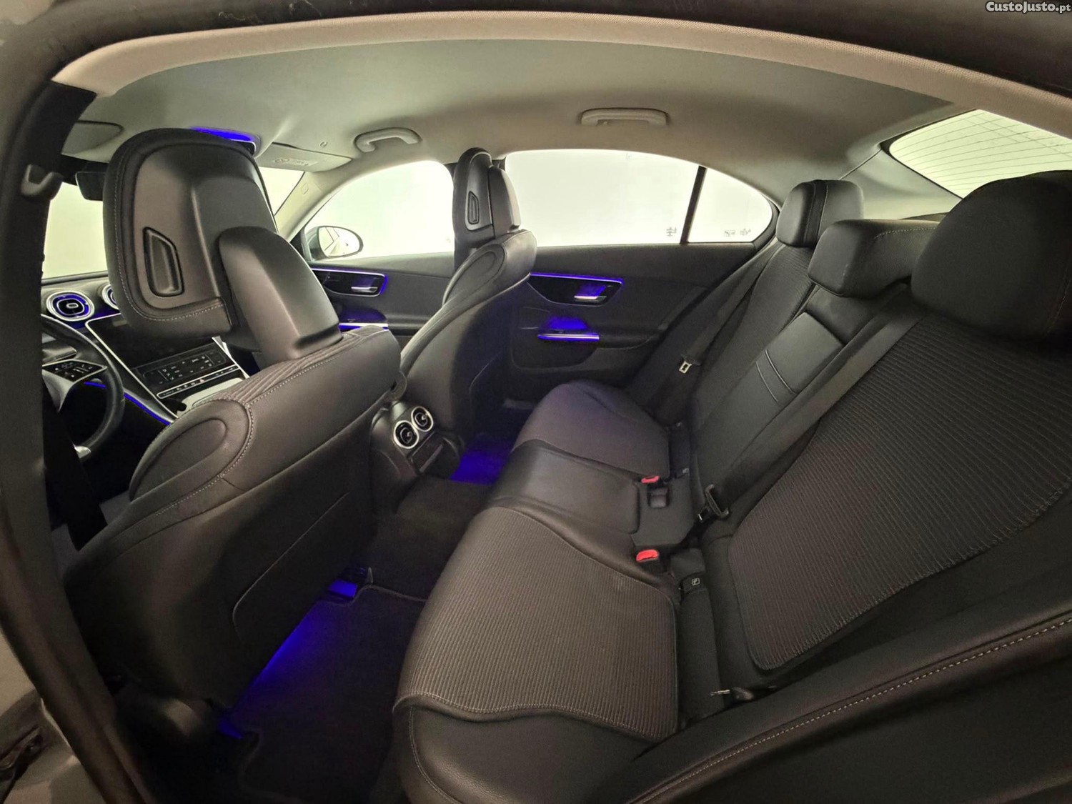 Mercedes-Benz C 300 e AMG Line — fotografia 8
