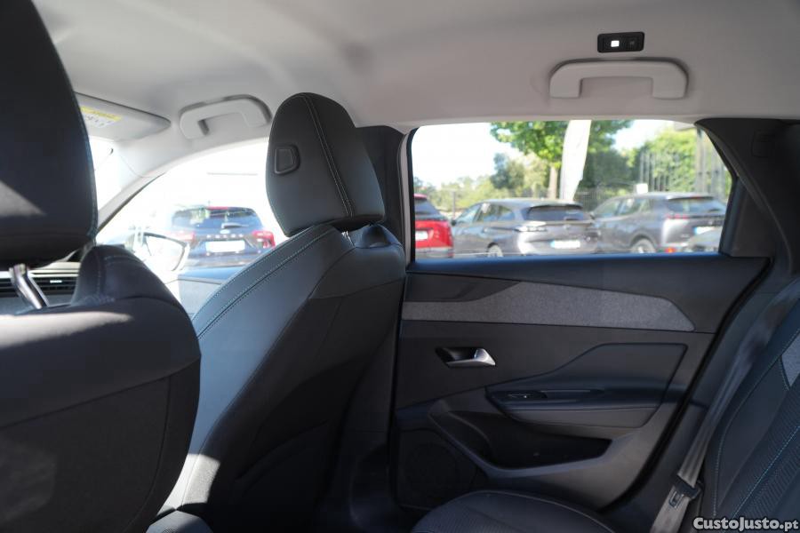 Peugeot 308 1.2 PureTech Allure — fotografia 7