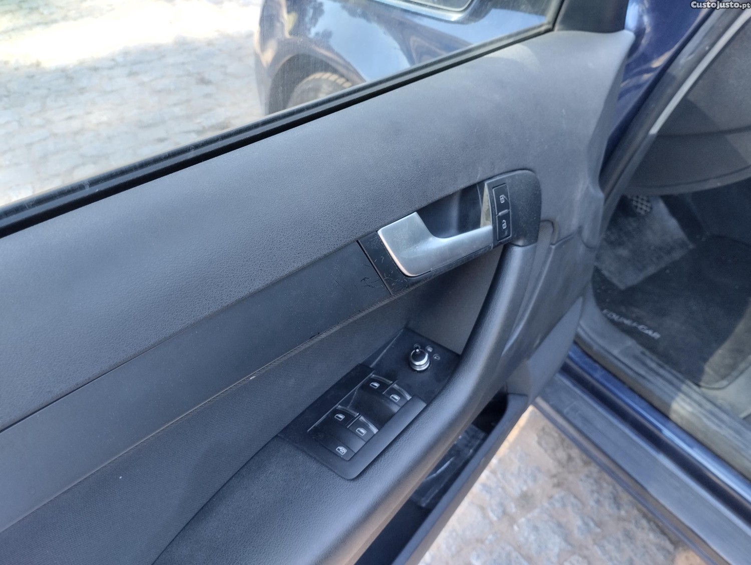 Audi A3 Sportback 1.6 TDI 105cv Attraction c/ Garantia — fotografia 10