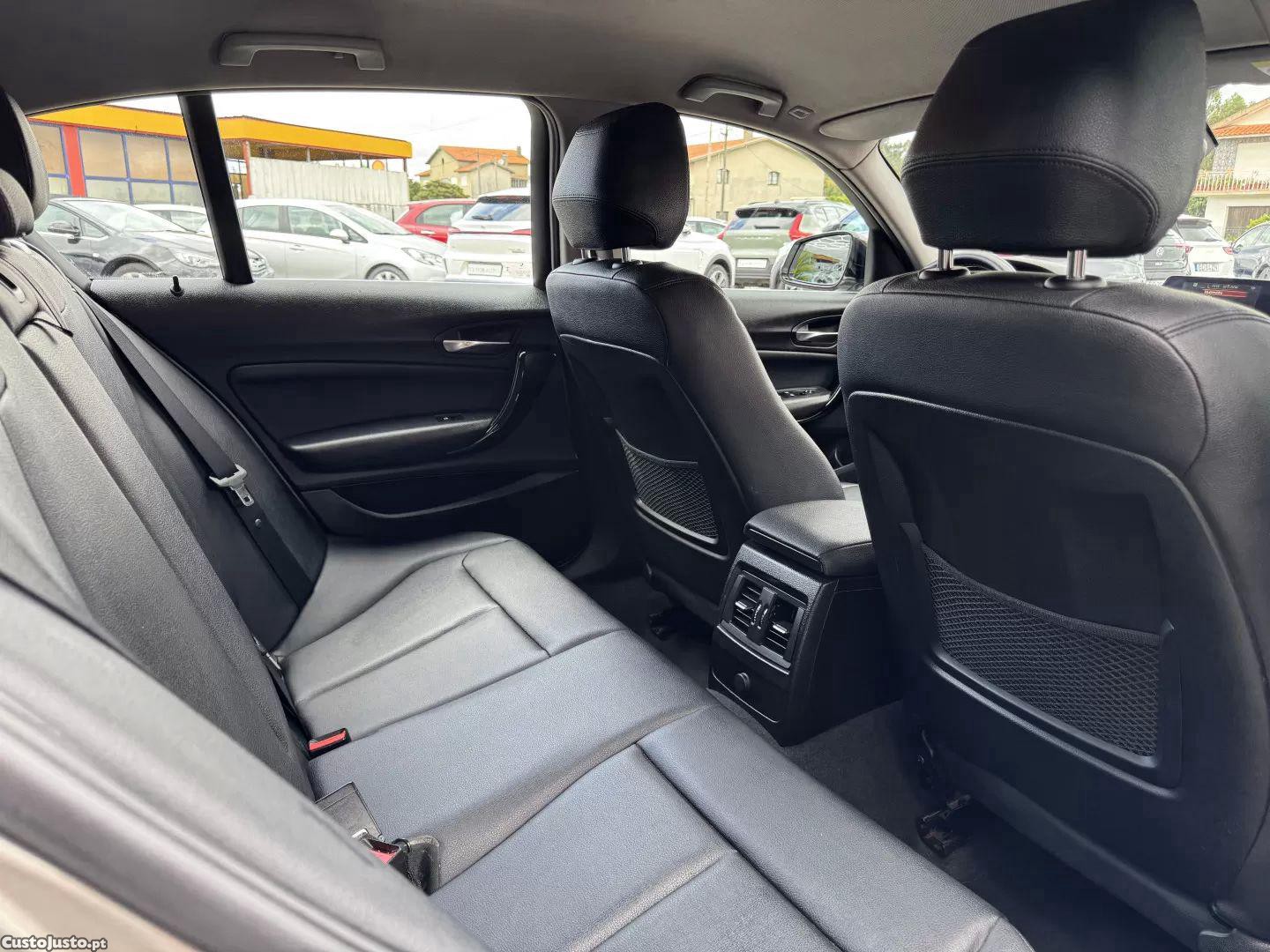 BMW 116 D line sport — fotografia 16