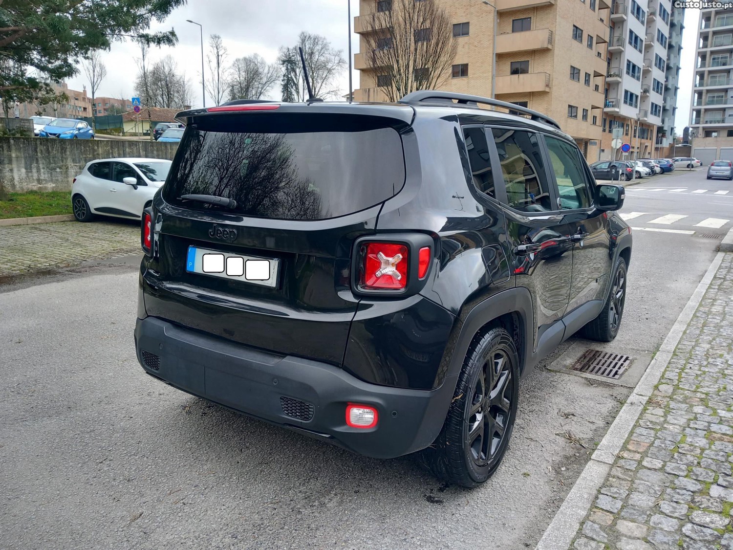 Jeep Renegade 1.6 MJD Night Eagle — fotografia 15