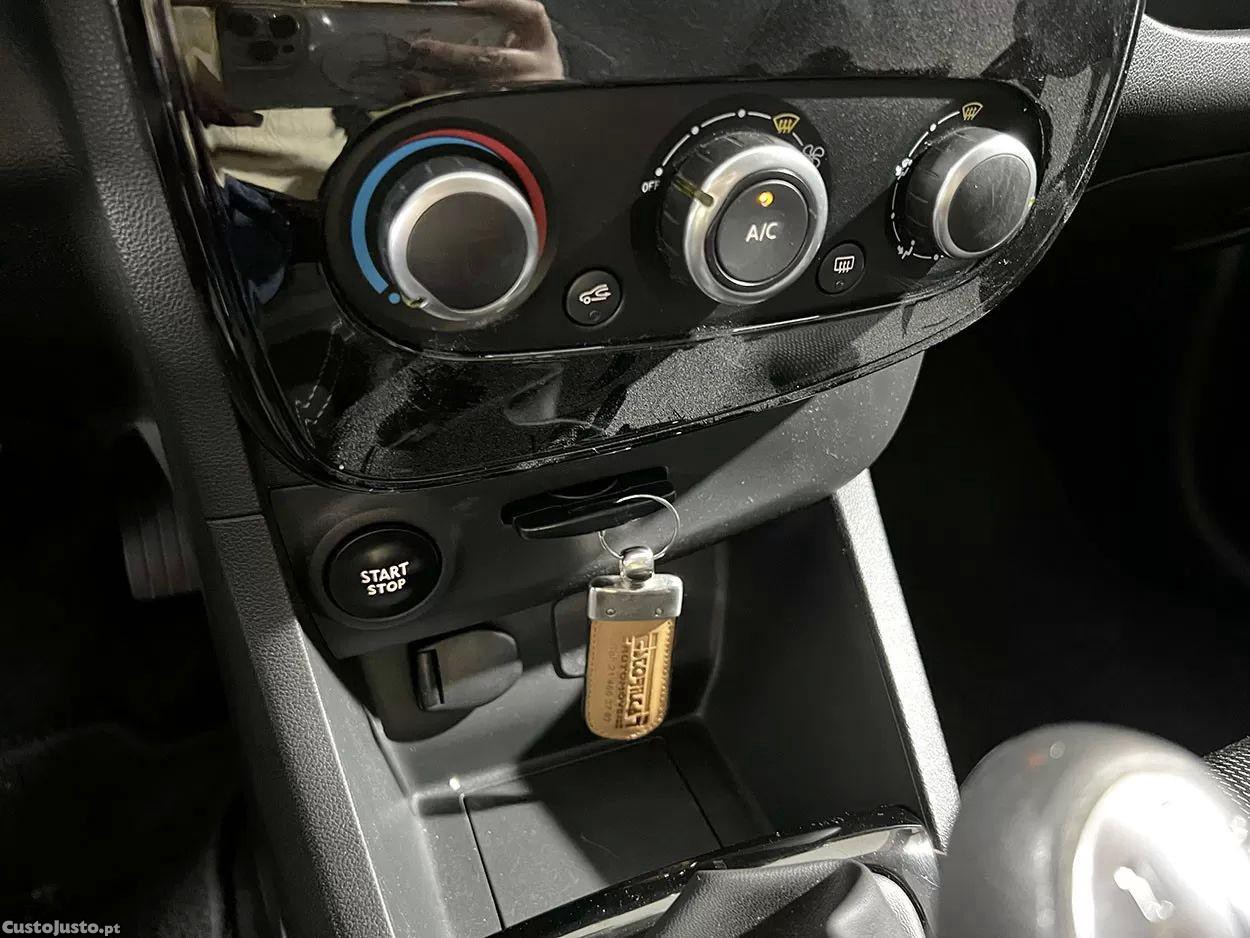 Renault Clio 1.5 dCi Confort 82g — fotografia 9