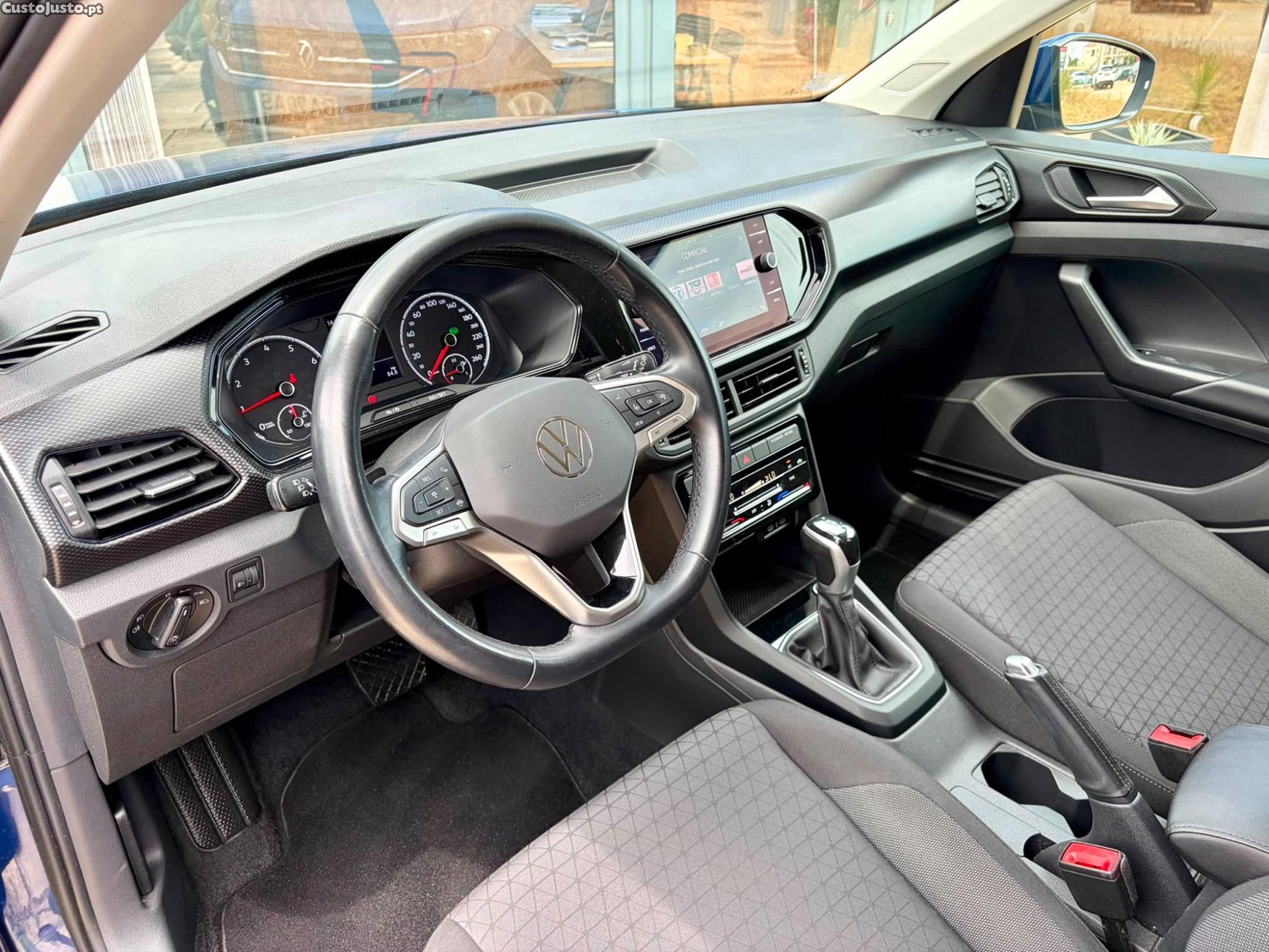 Volkswagen T-Cross 1.0 TSI Advance DSG — fotografia 3