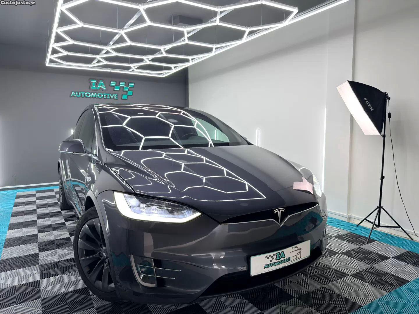 Tesla Model X 100d — fotografia 22