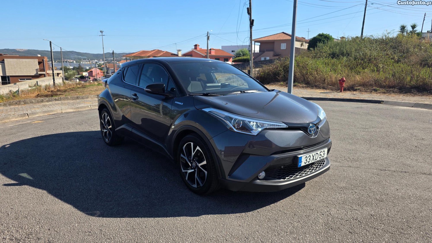 Toyota C-HR 1.8 Hybrid Square Collection — fotografia 10