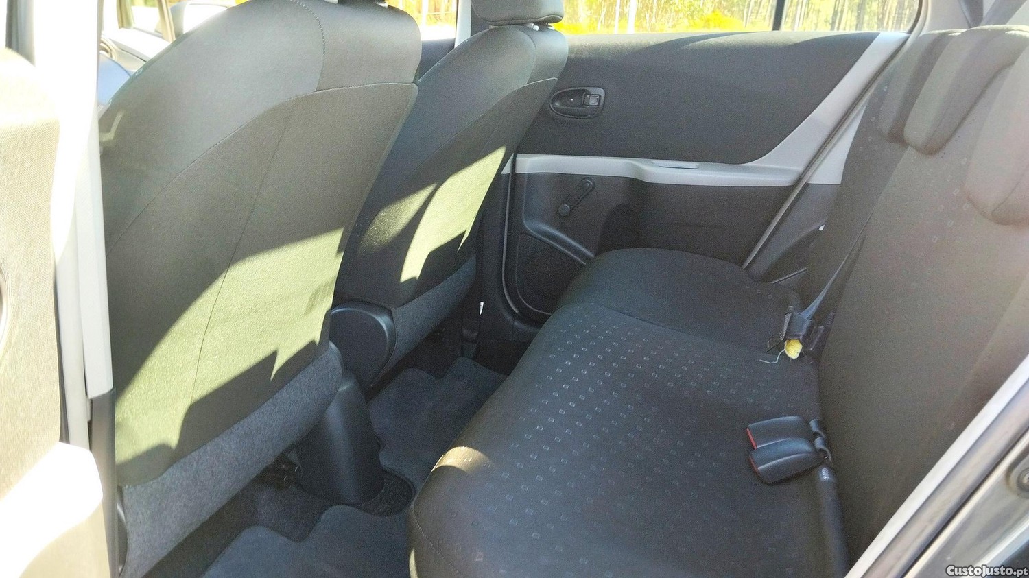 Toyota Yaris 1.4 D-4D AC — fotografia 10