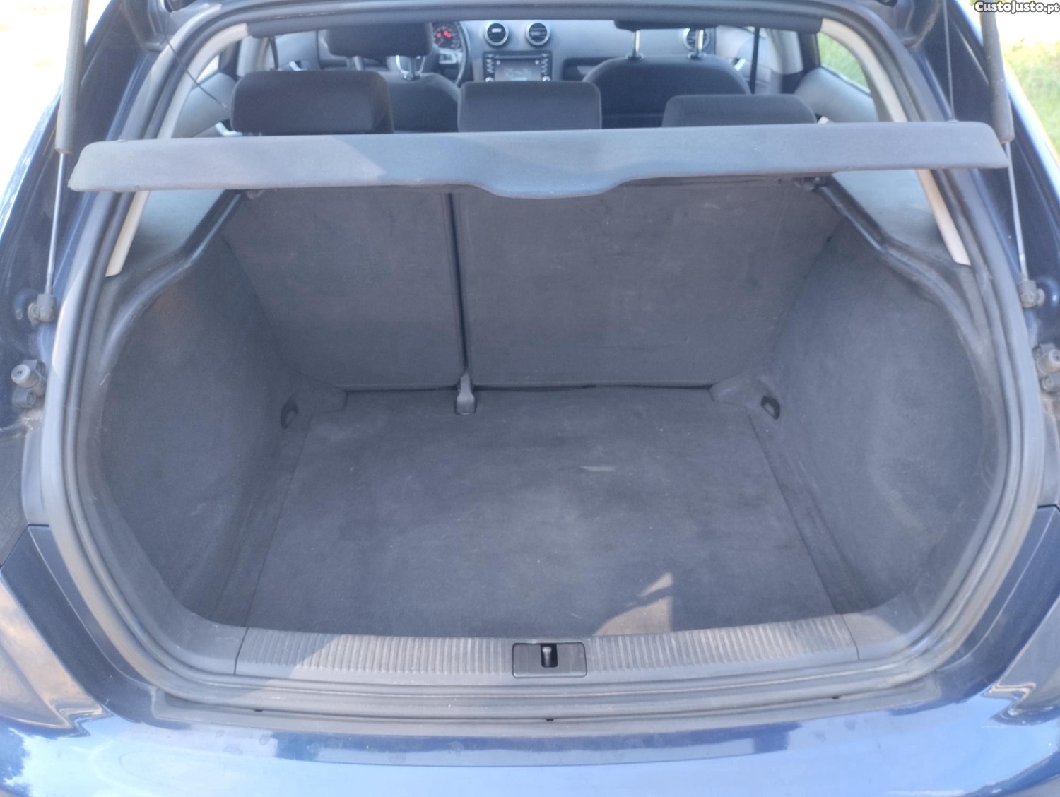 Audi A3 Sportback 1.6 TDI 105cv Attraction c/ Garantia — fotografia 15