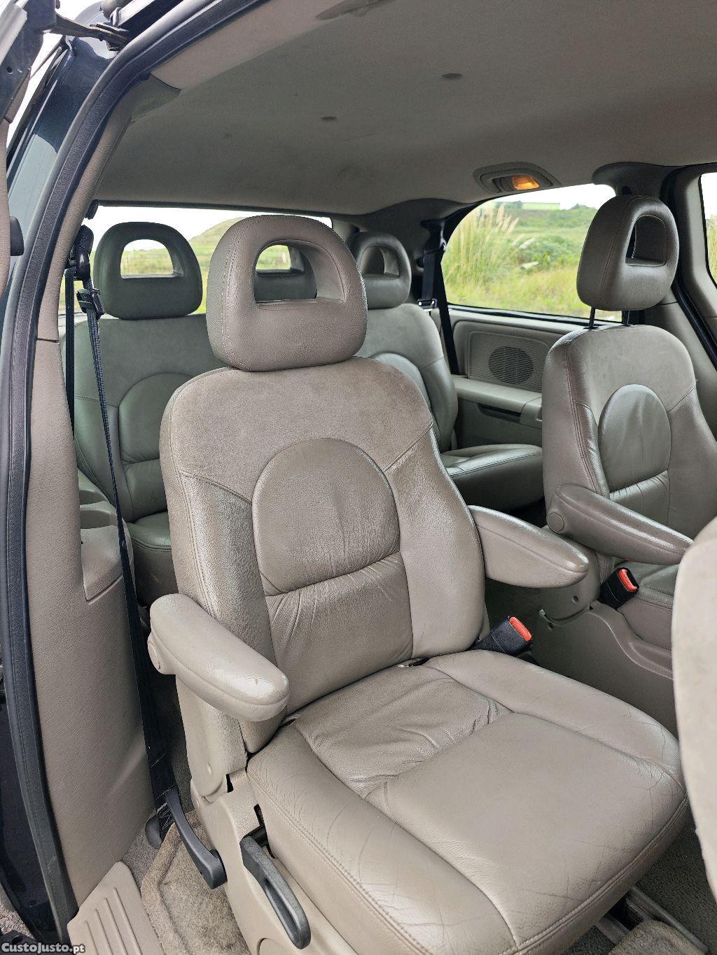 Chrysler Grand Voyager 2.5 CRD — fotografia 7