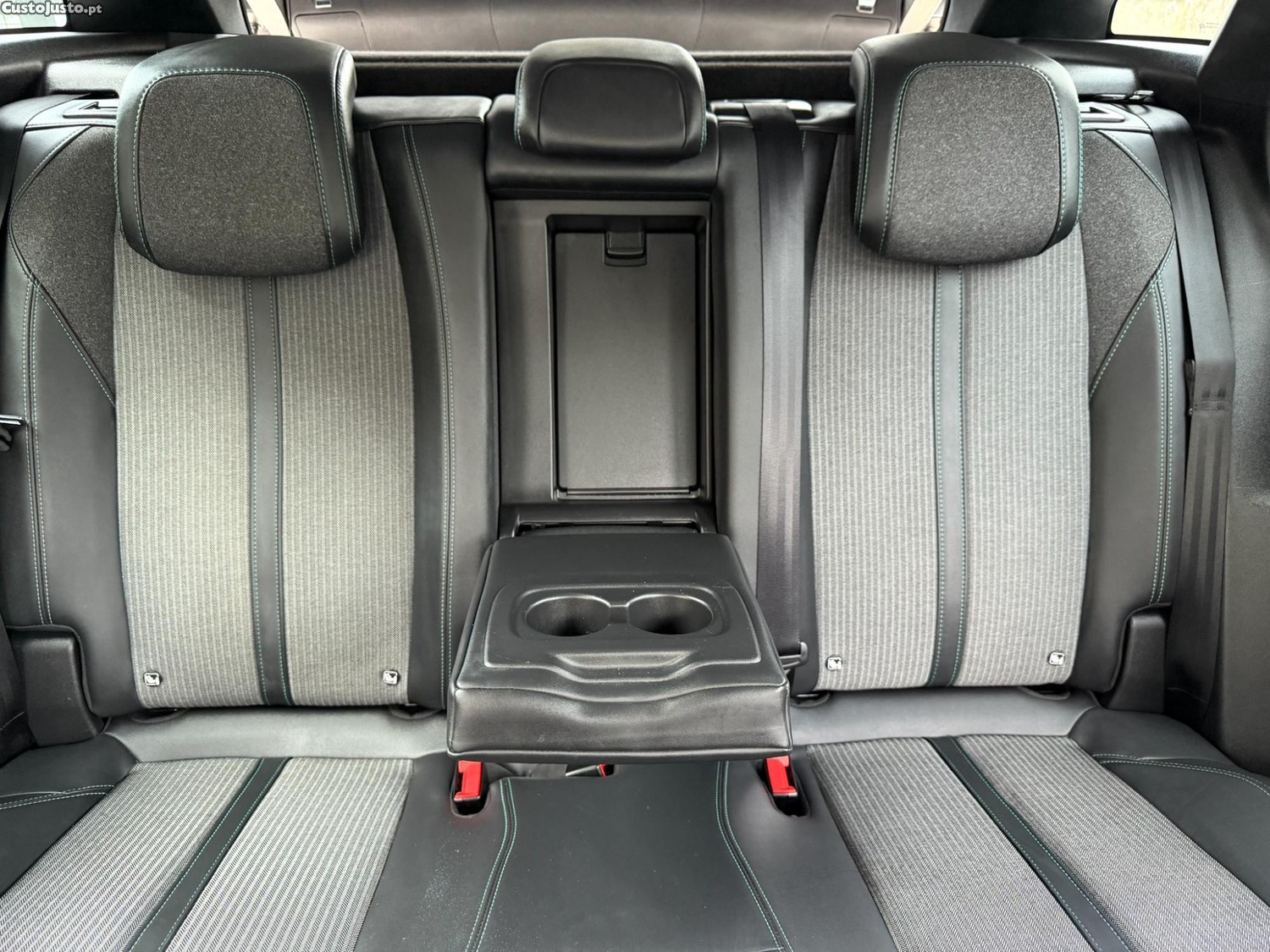 Peugeot 3008 1.6 HIBRIDO PLUG-IN ALLURE E-EAT8 225 CV - NACIONAL — fotografia 7