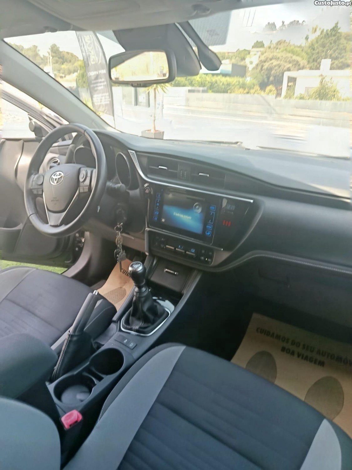 Toyota Auris 1.6 D4D COMFORT + NAVI — fotografia 3