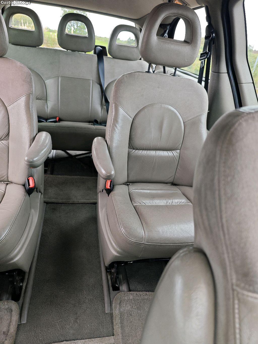Chrysler Grand Voyager 2.5 CRD — fotografia 6