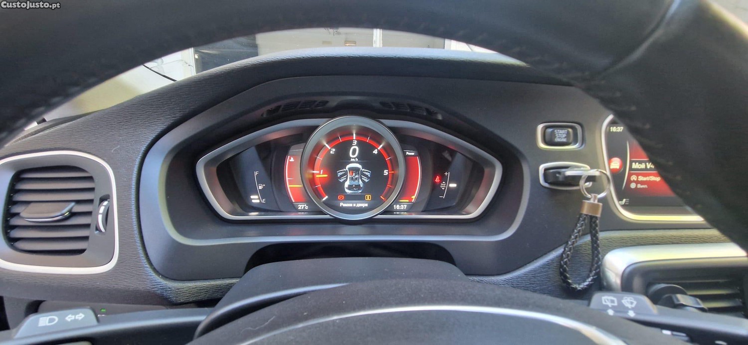 Volvo V40 D2 — fotografia 4