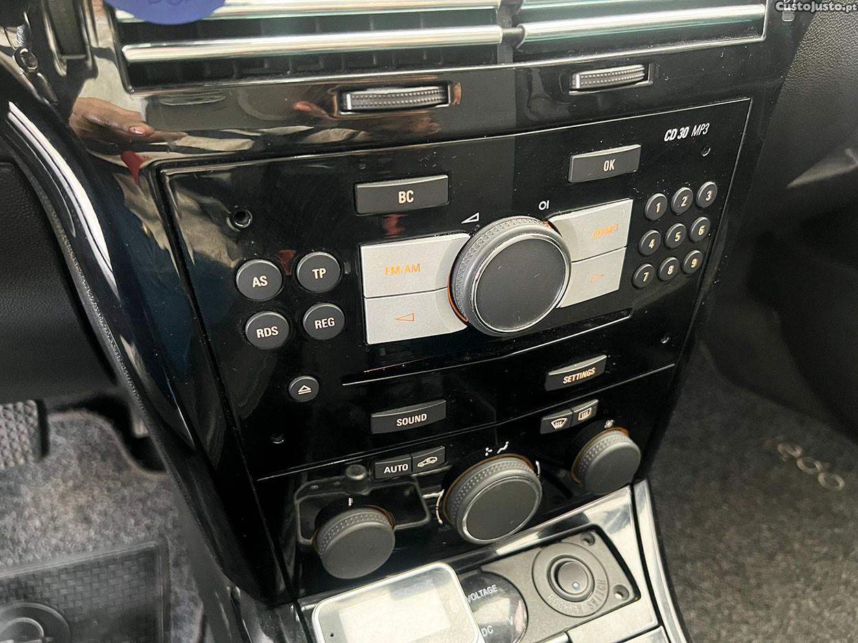 Opel Astra Caravan 1.7 CDTi Cosmo ecoFLEX — fotografia 8