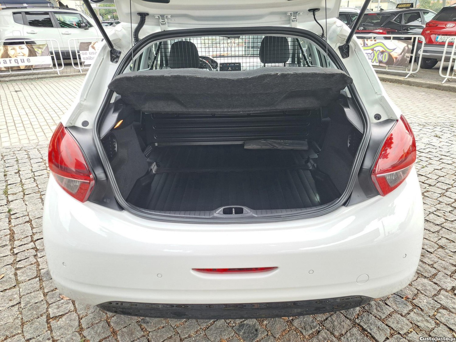 Peugeot 208 1.5 BlueHDi Active — fotografia 9