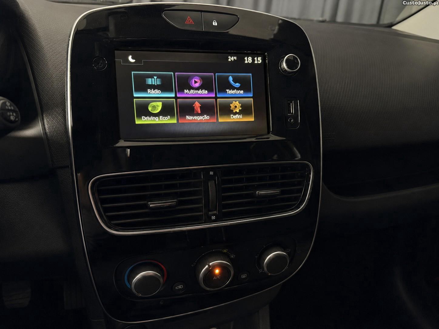 Renault Clio 0.9 TCE Limited — fotografia 11