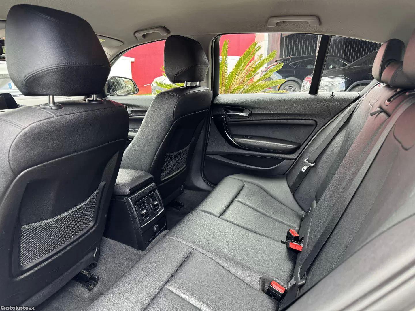 BMW 116 D line sport — fotografia 17
