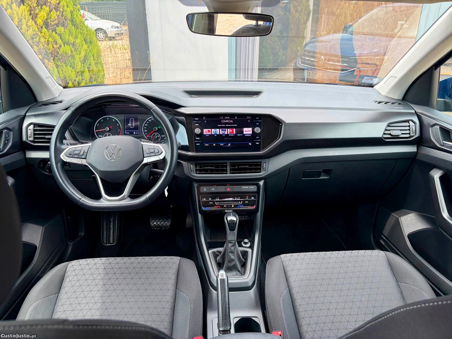 Volkswagen T-Cross 1.0 TSI Advance DSG — fotografia 2