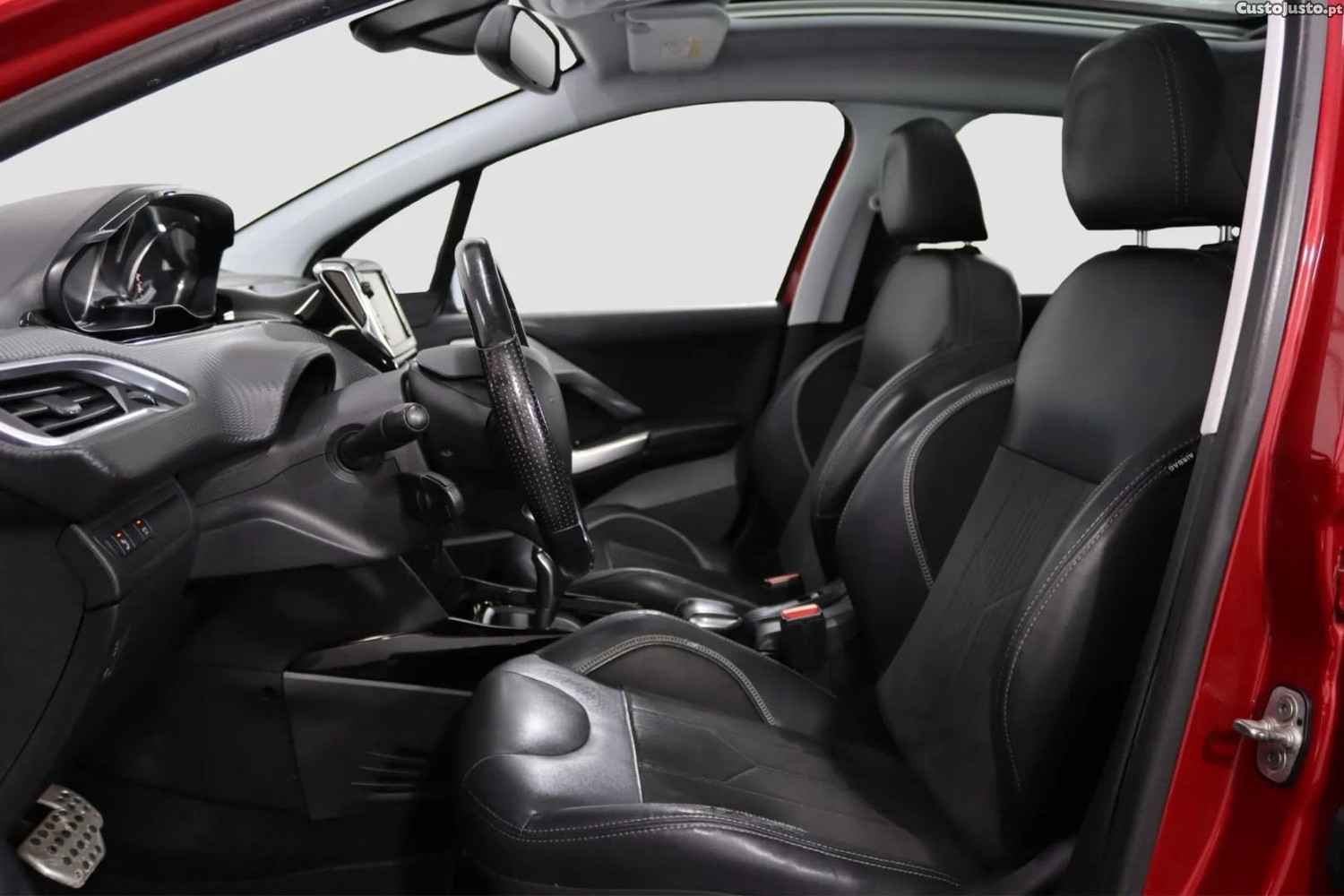 Peugeot 2008 1.2 PureTech Crossway EAT6 — fotografia 4
