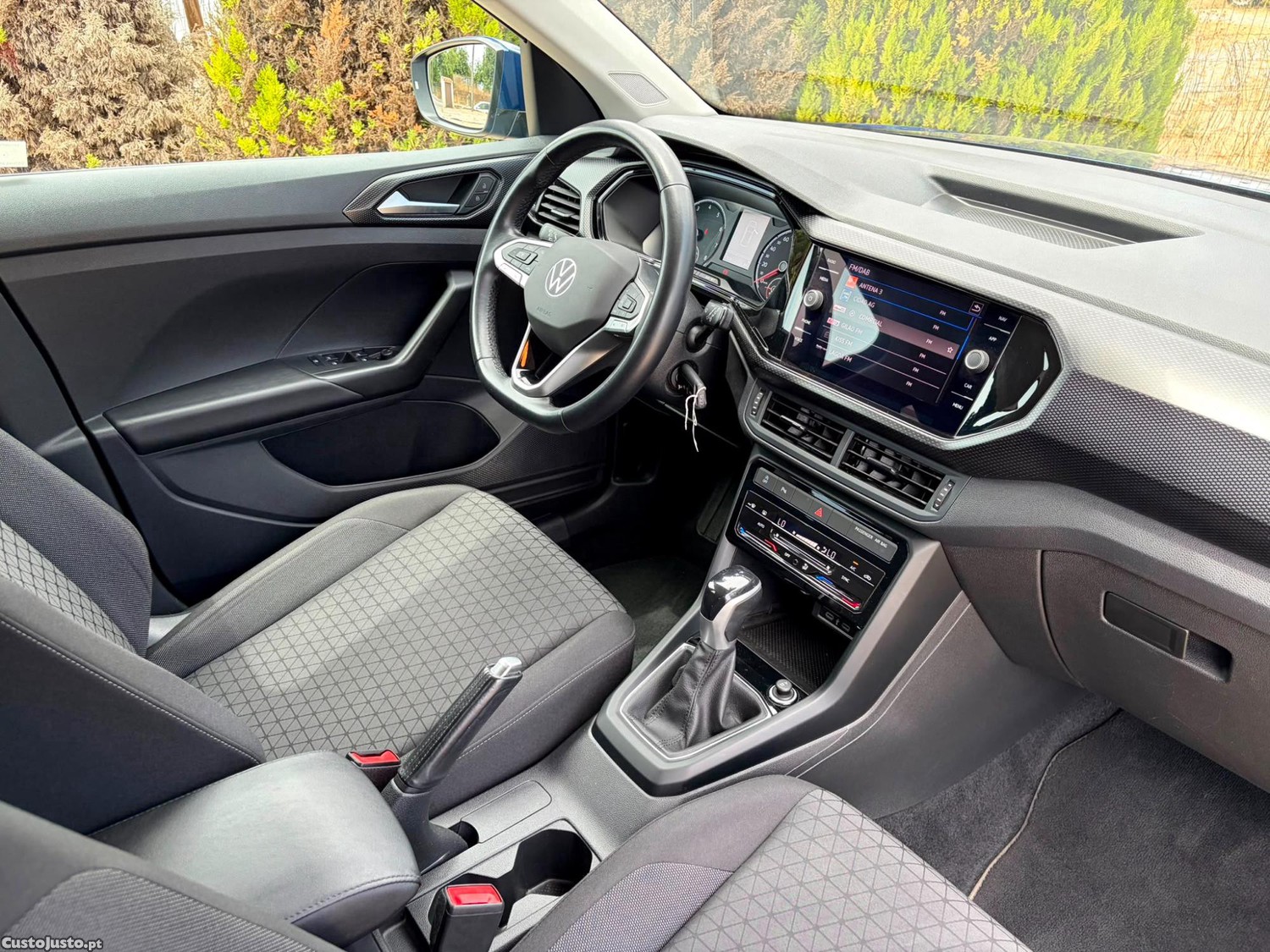 Volkswagen T-Cross 1.0 TSI Advance DSG — fotografia 8
