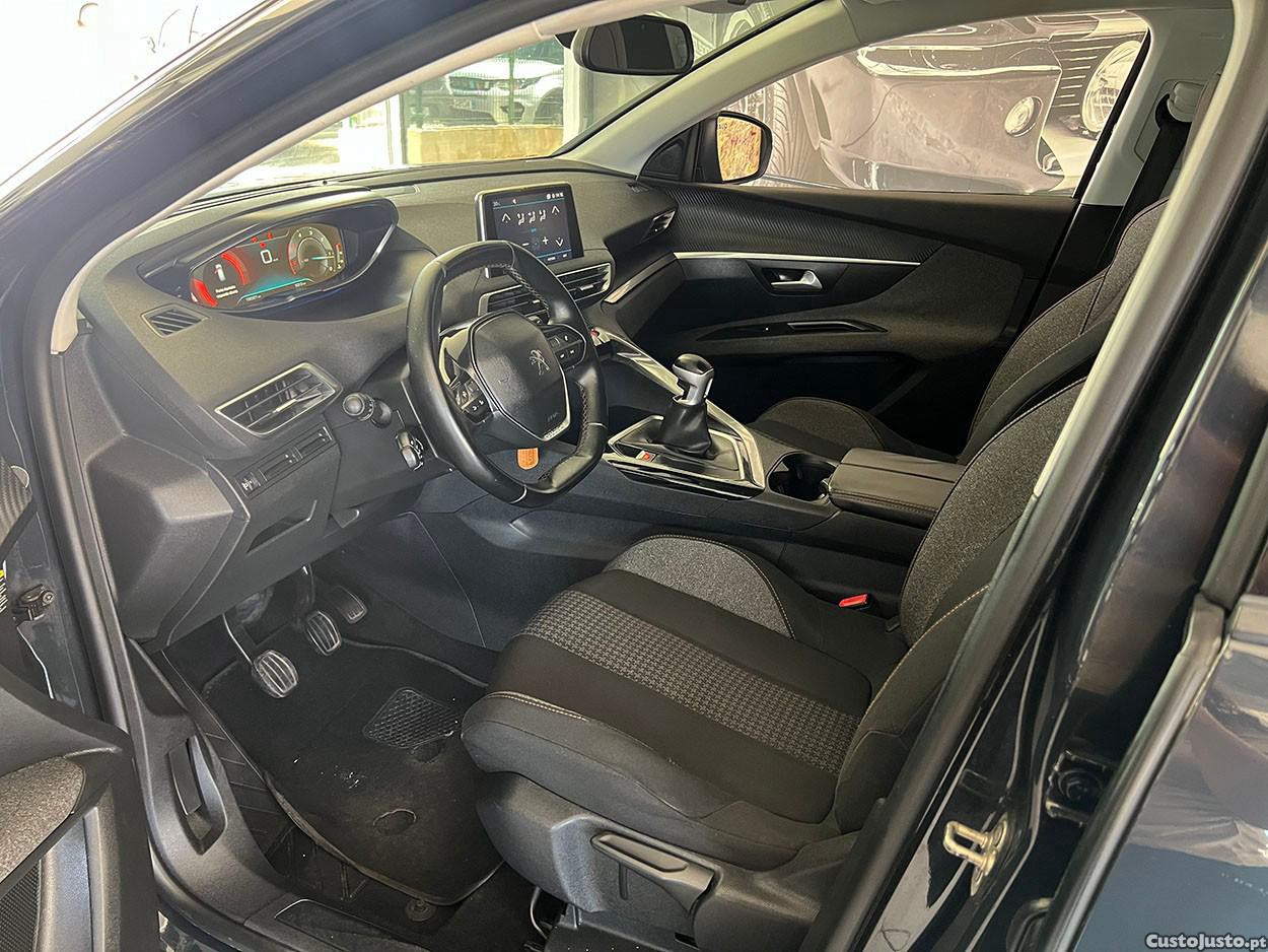 Peugeot 3008 1.6 BlueHDi Active — fotografia 17