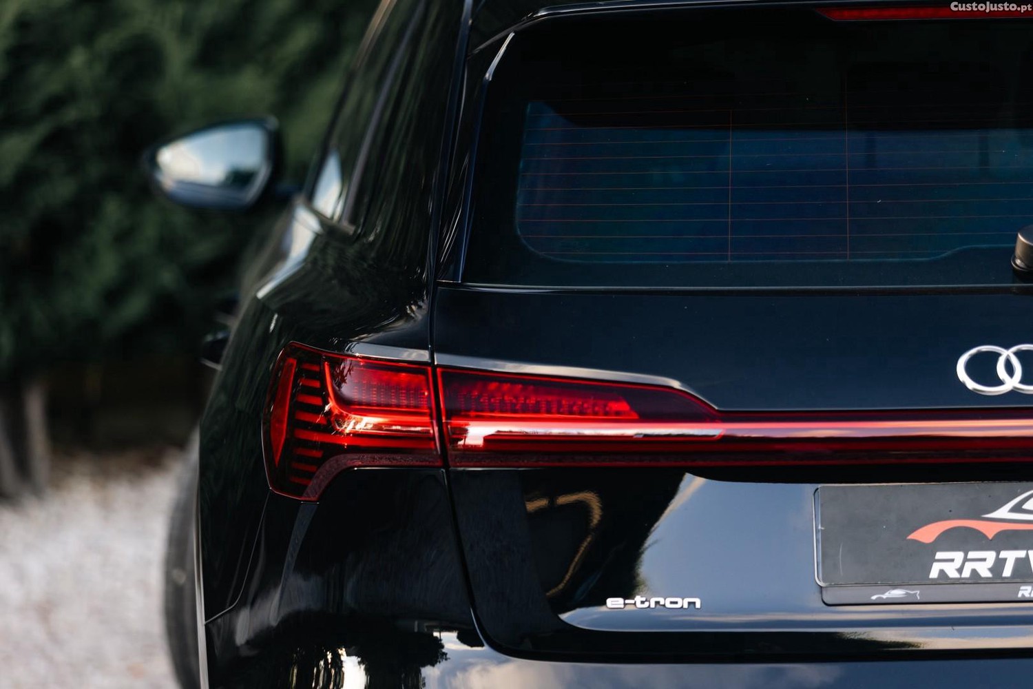 Audi e-tron 50 quattro S line — fotografia 4