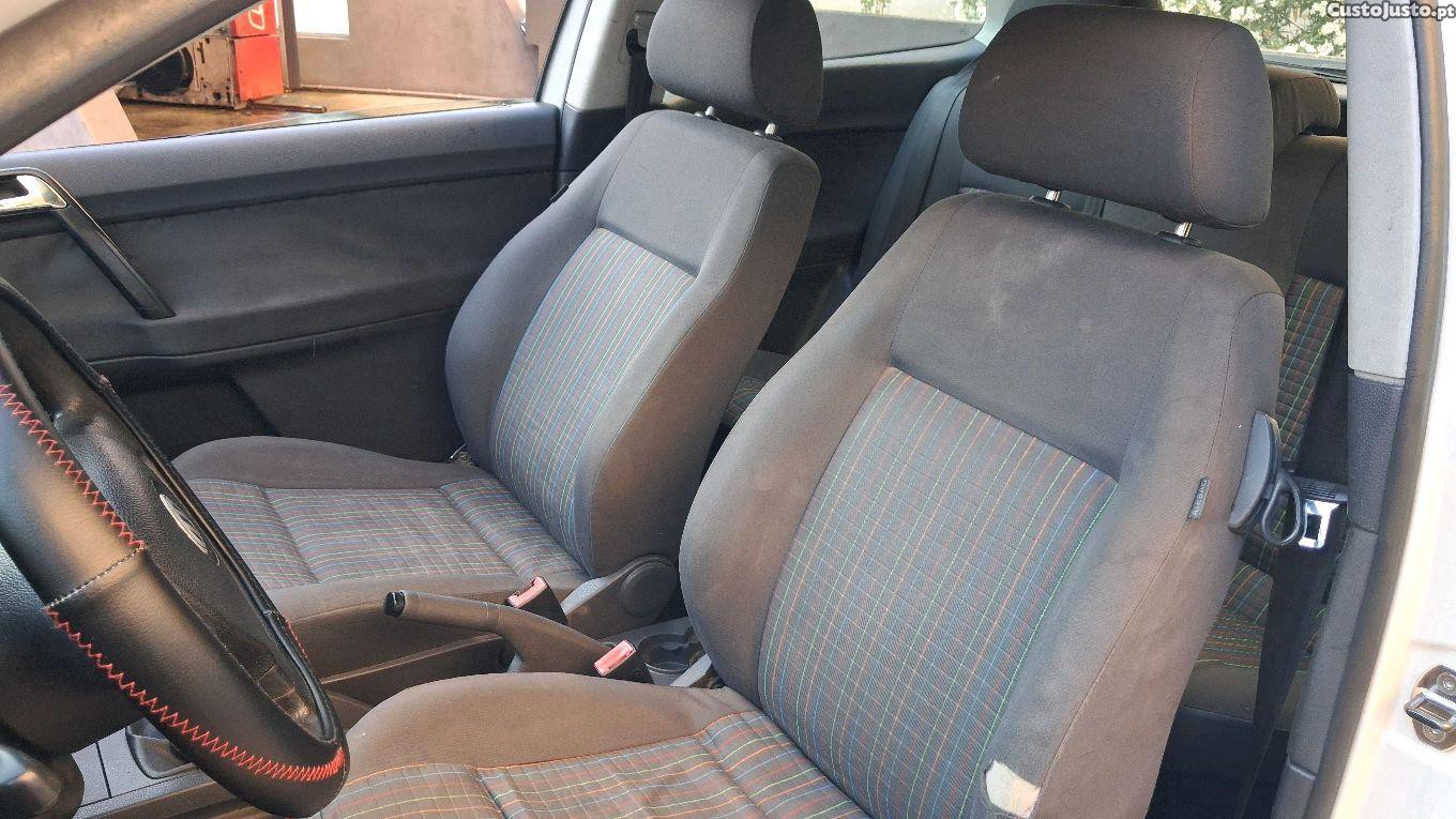 Volkswagen Polo 1.4 Diesel ano 2007 — fotografia 3