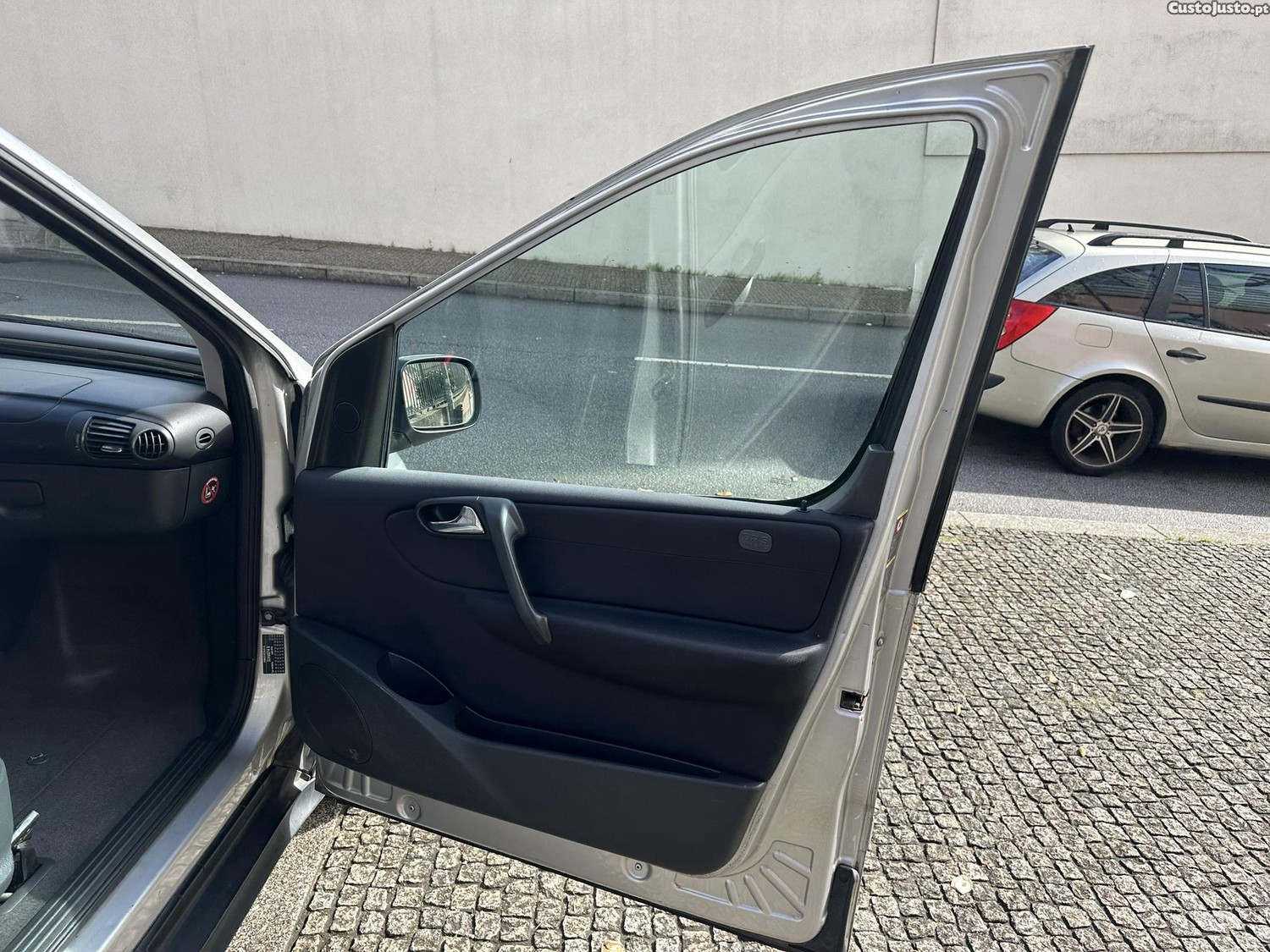 Mercedes-Benz Vaneo 1.7 CDi Family 7L — fotografia 6