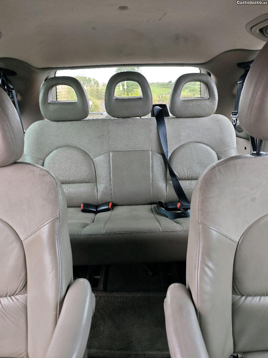 Chrysler Grand Voyager 2.5 CRD — fotografia 5
