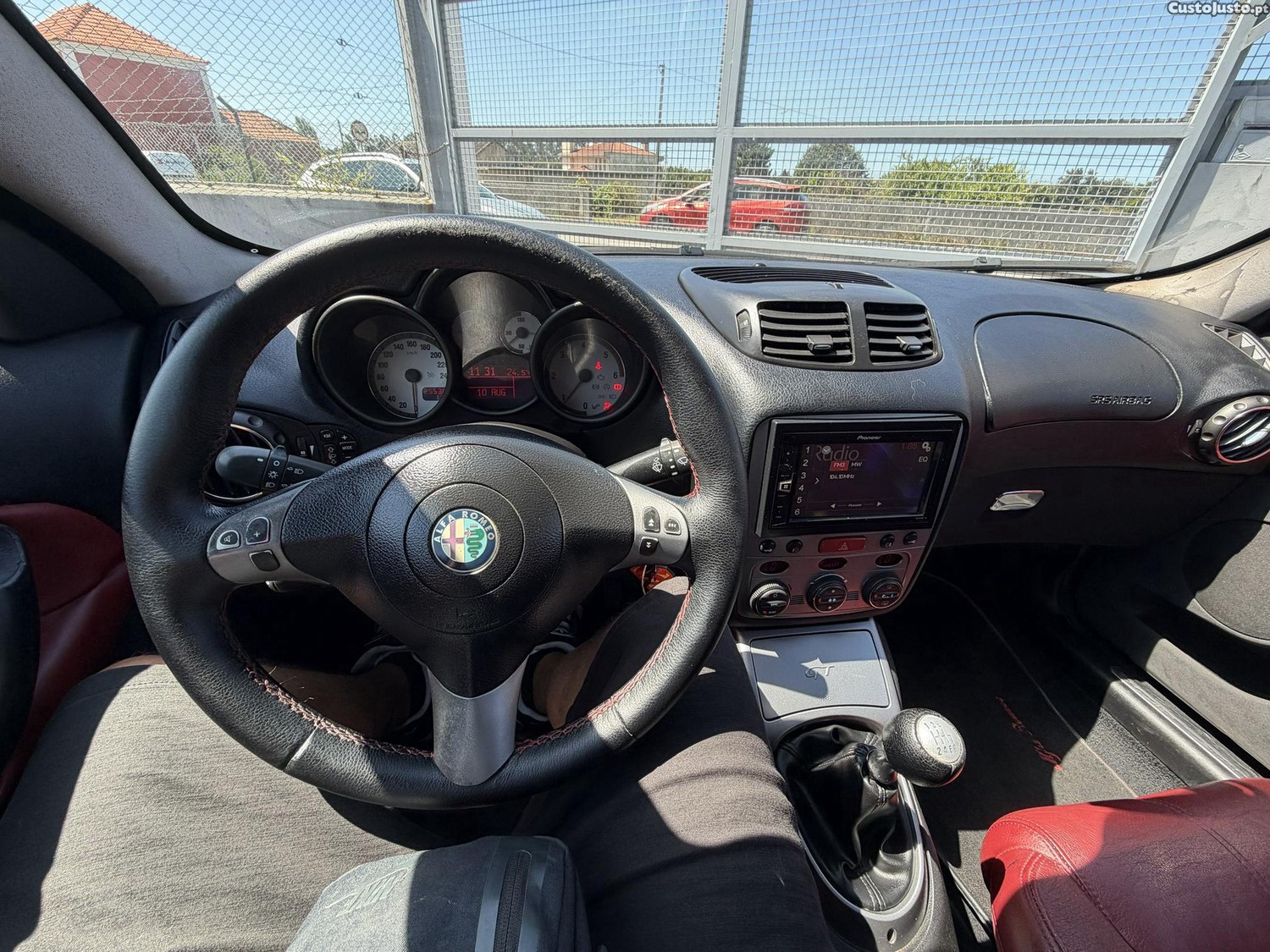 Alfa Romeo GT 1.9JTDM — fotografia 14