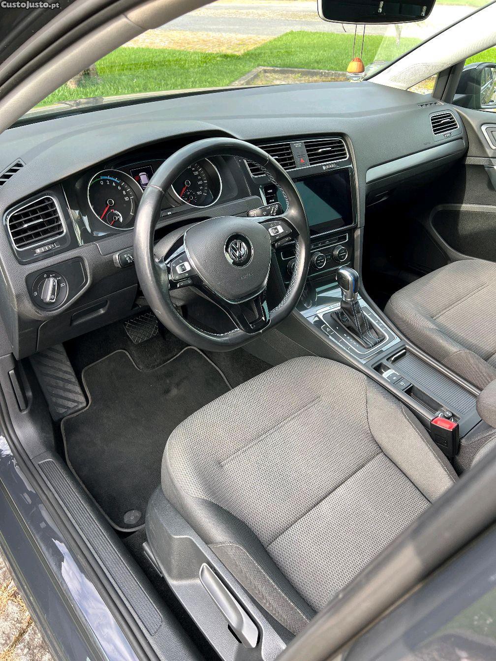 Volkswagen Golf E- — fotografia 7