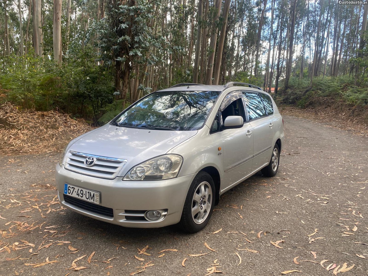 Toyota Avensis Verso (Clm20)-7L — fotografia 5