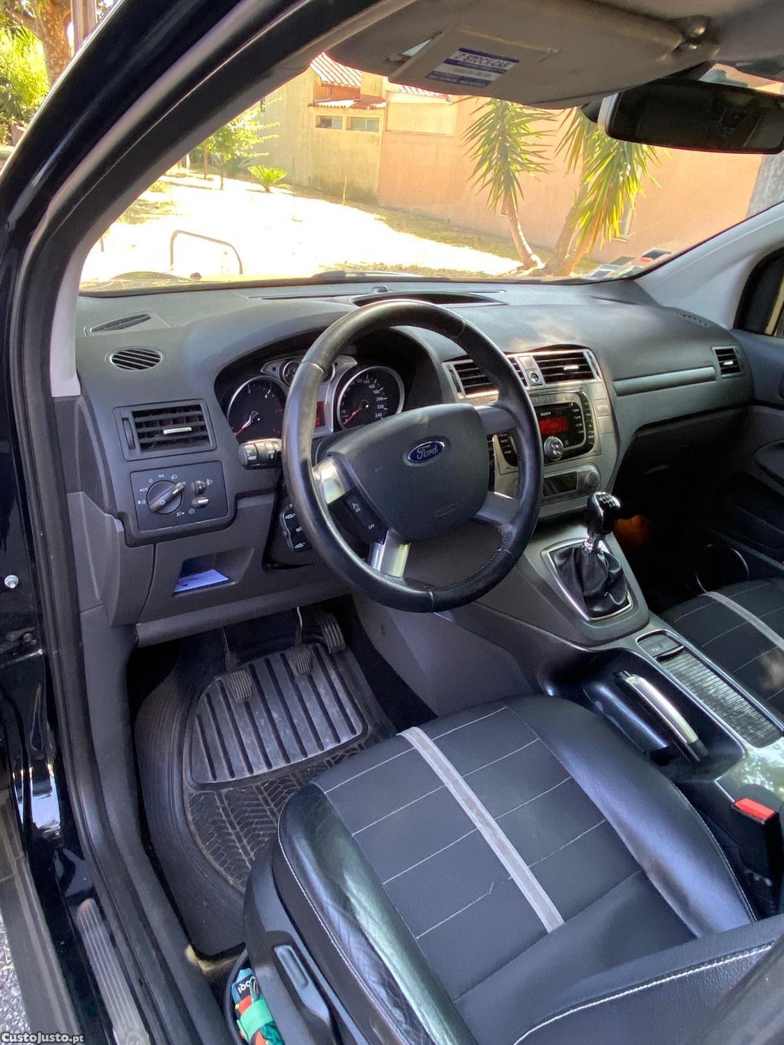 Ford Kuga 2.0 TDCI TITANIUM 140cv — fotografia 4
