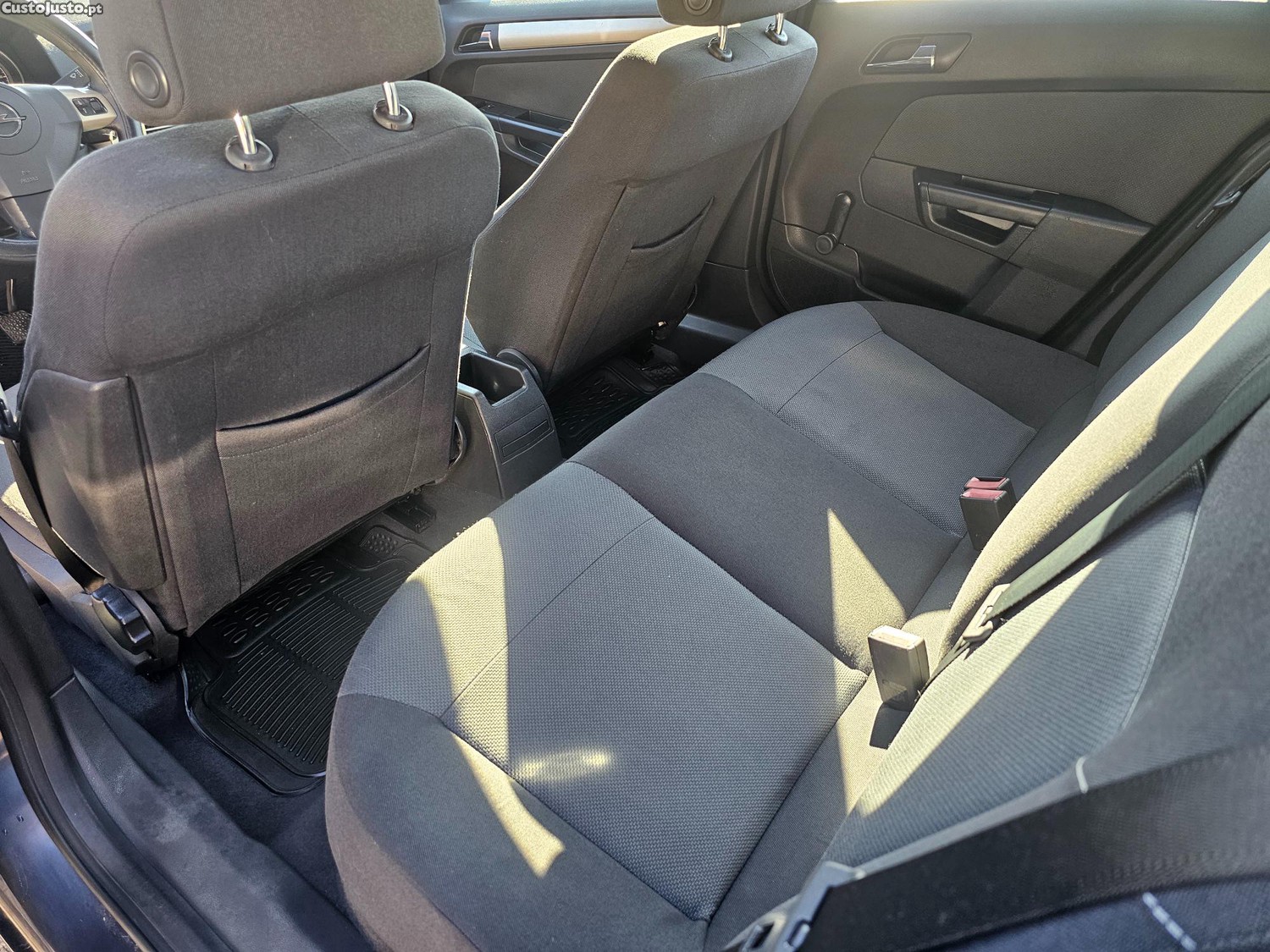 Opel Astra 1.3 CDTI — fotografia 9