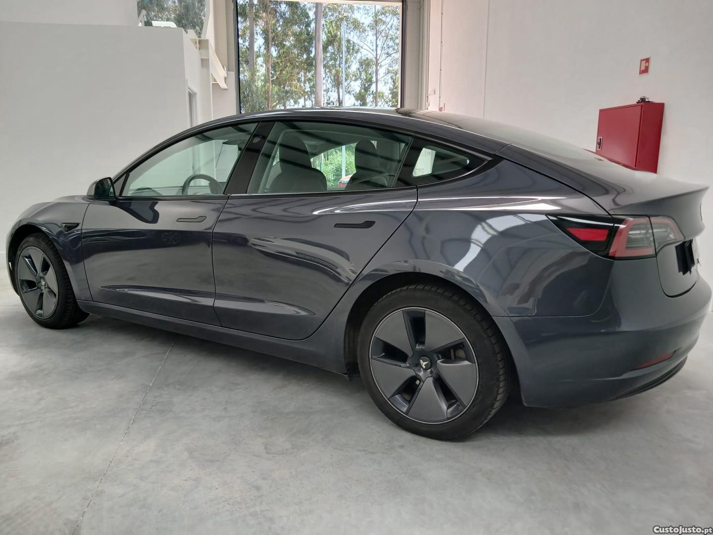 Tesla Model 3 Long Range Tração Traseira — fotografia 4