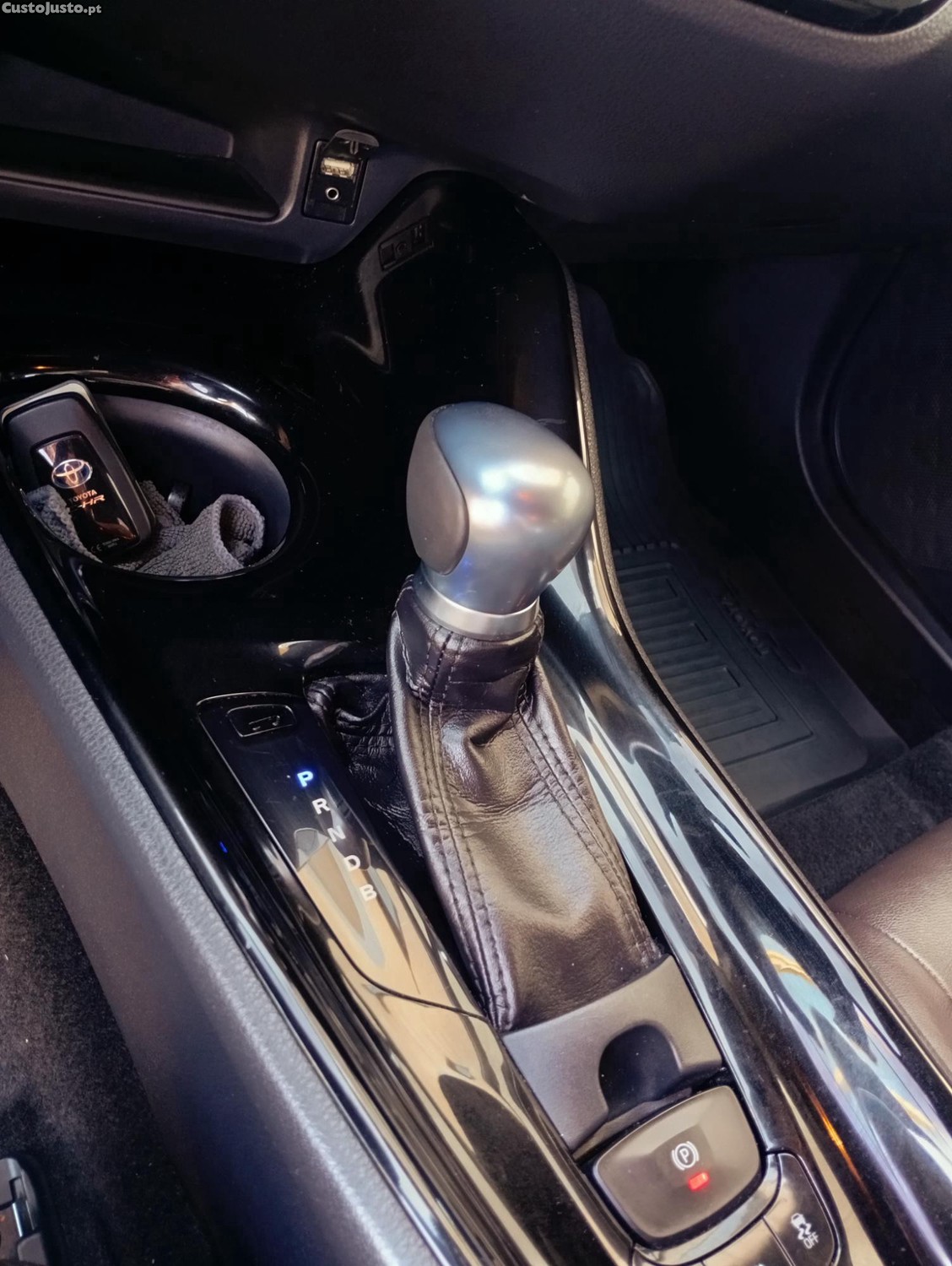 Toyota C-HR Exclusive+Pack Luxury — fotografia 3