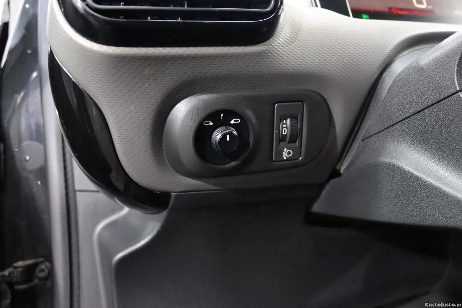 Citroën C4 1.2 PureTech Feel EAT6 — fotografia 7