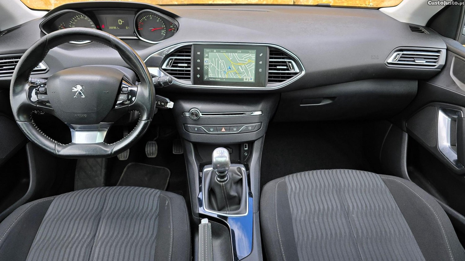 Peugeot 308 SW 1.6 BlueHDi Allure J17 — fotografia 20
