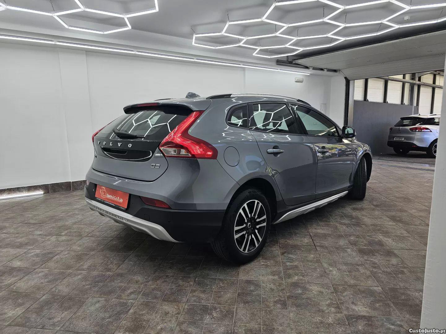 Volvo V40 2.0 d2 momentum — fotografia 17