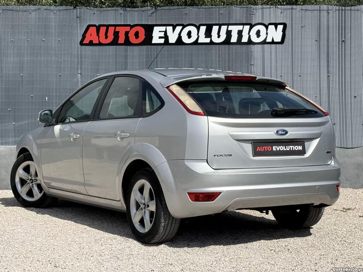 Ford Focus 1.6 tdci econetic — fotografia 10