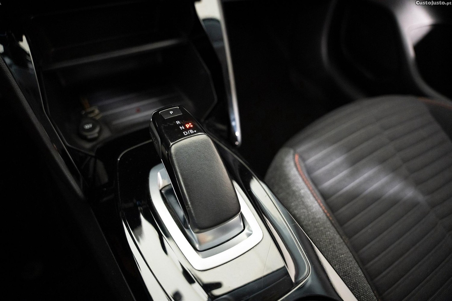 Peugeot 208 50 kWh Active — fotografia 6