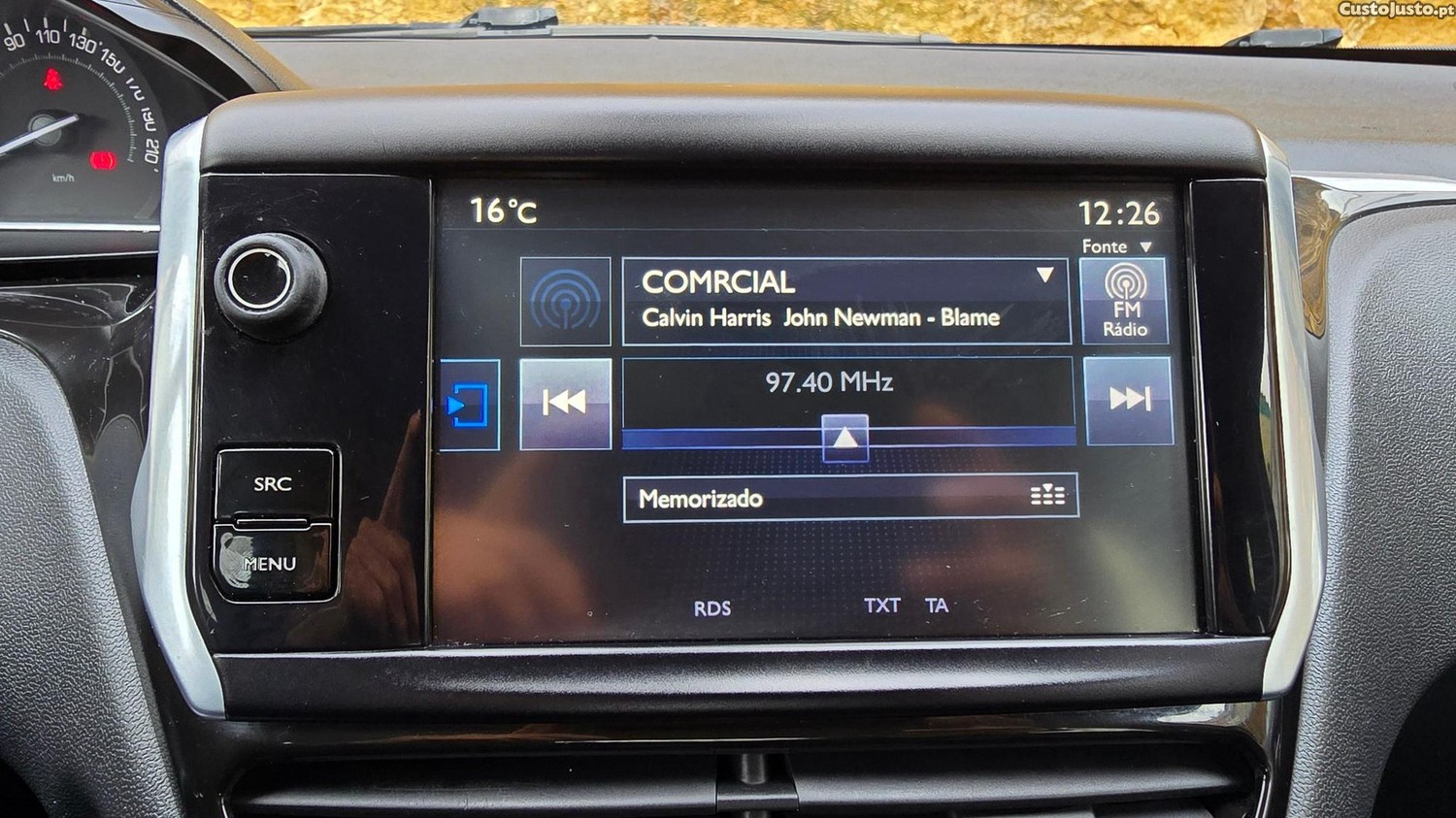 Peugeot 208 1.6 BlueHDi Allure — fotografia 10