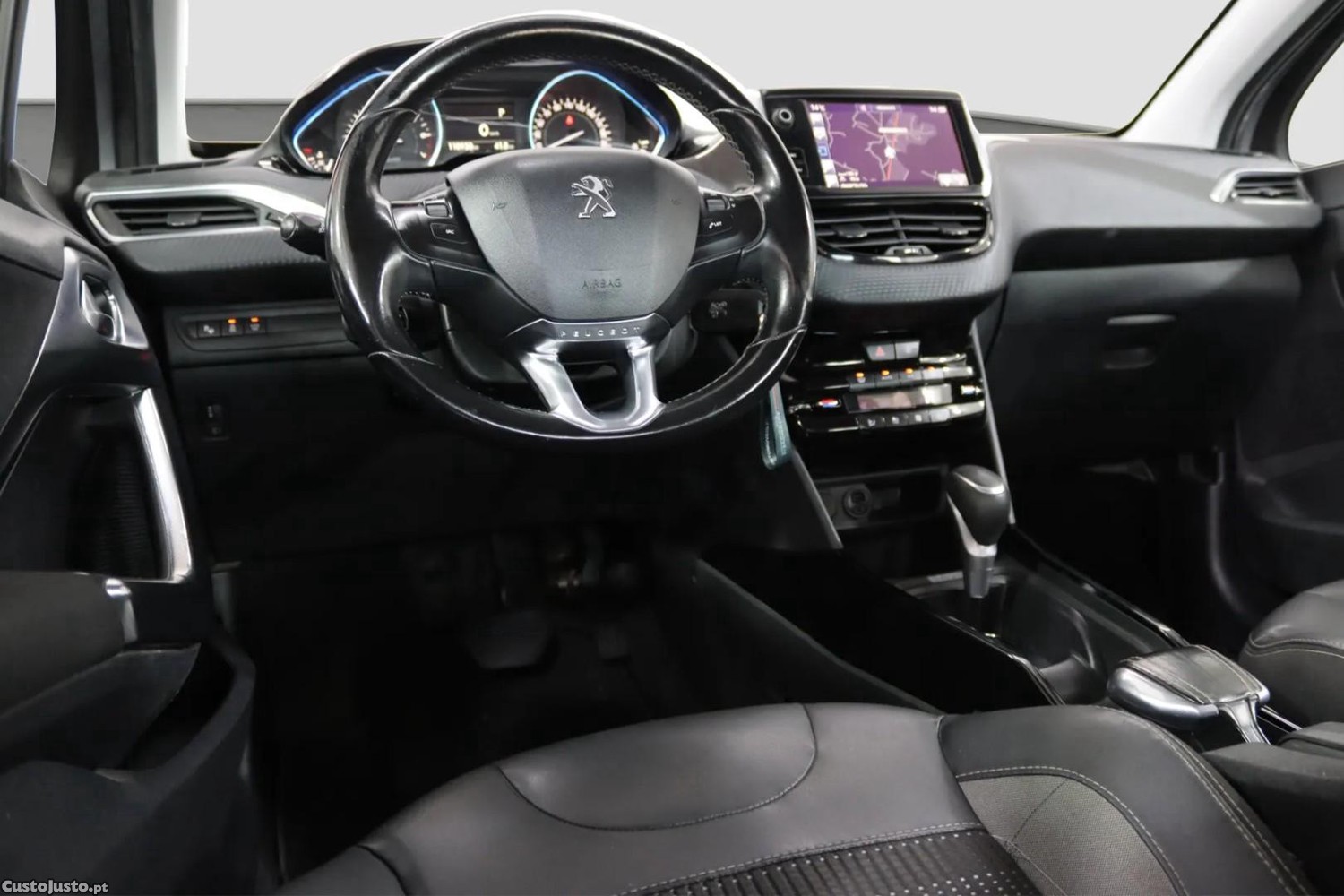 Peugeot 2008 1.2 PureTech Allure EAT6 - 17 — photo 4